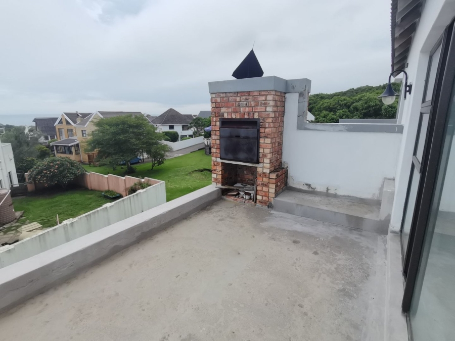 3 Bedroom Property for Sale in Cove Rock Eastern Cape